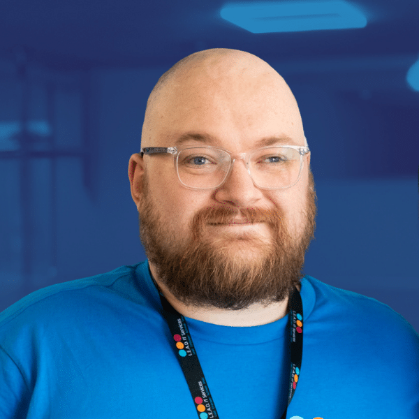 Dan Houghton – Blue background