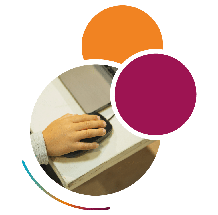 Pupil hand on mouse – tech – laptop