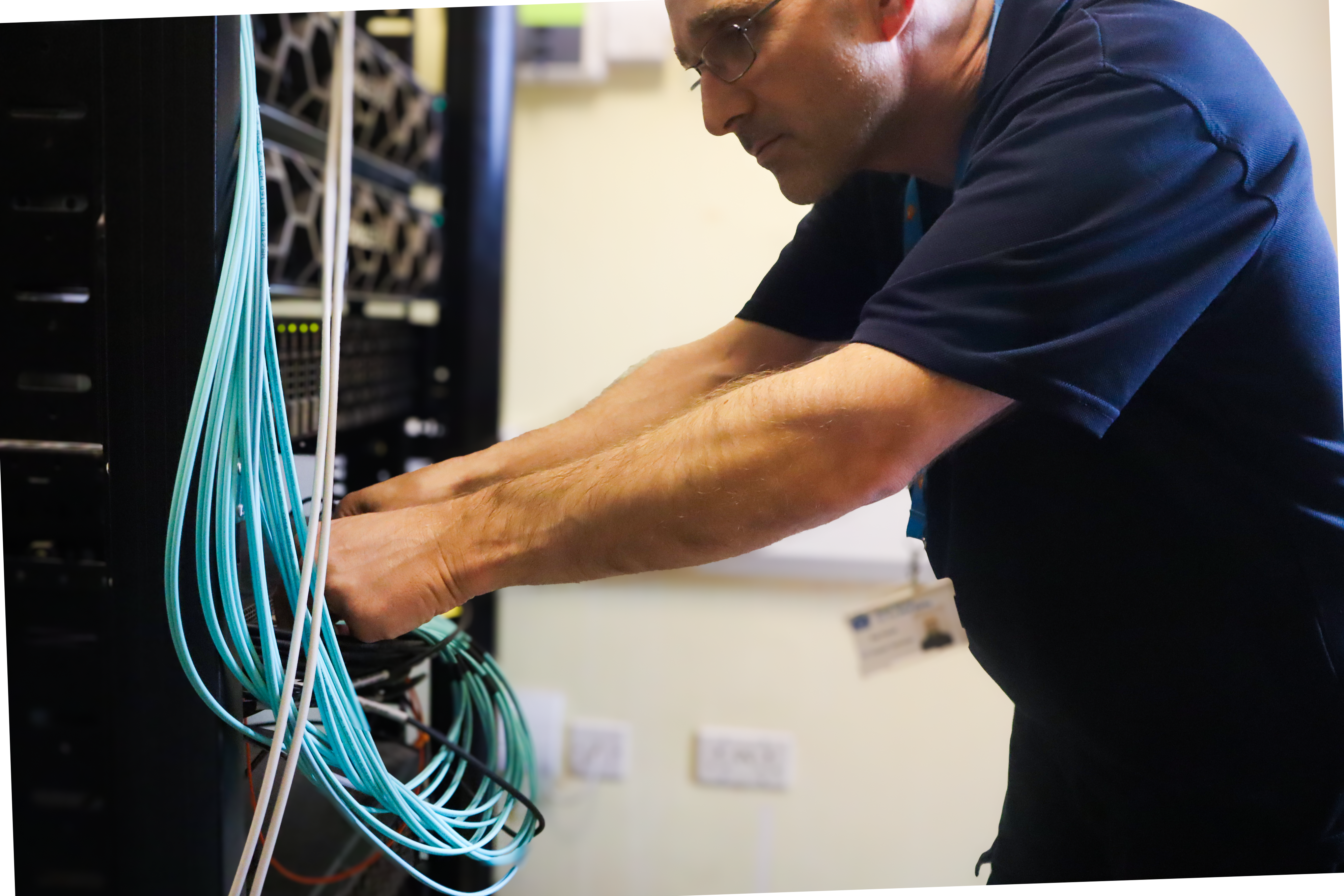 IT Technician with cables tech – Ray – RSDD